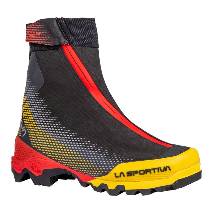 Black/Yellow Men's La Sportiva Aequilibrium Top GTX Mountaineering Boots | 43081-GYTL